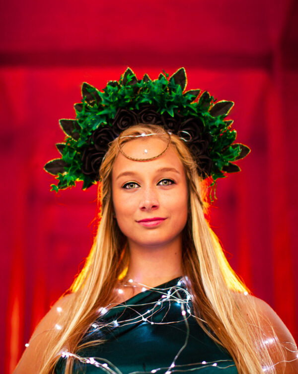 Black Rose Ivy Crown